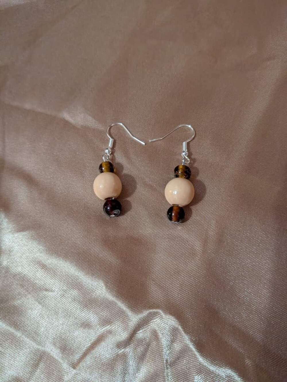 beaded bracelet and earrings - Picture 2 of 3